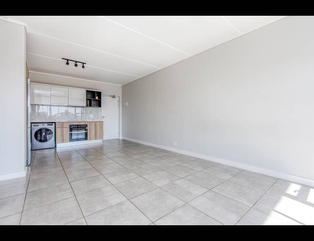 2 BEDROOM APARTMENT TO LET IN WATERFALL